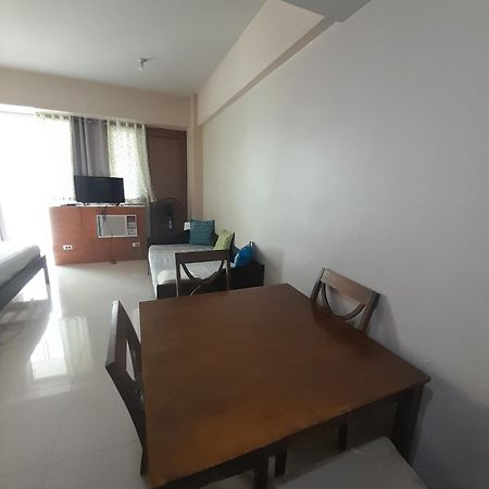 One Palm Tree Villas-Kenzie Place Terminal 3 Airport Manila Exterior photo